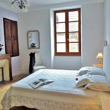 Senechal -centre Sarlat- 2 *